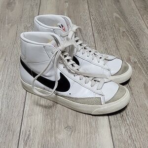 Nike Blazer Mid '77 Size 6 1/2 White with Black Trim